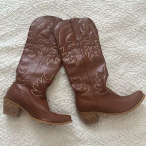 Brown Western-Style Women Boots